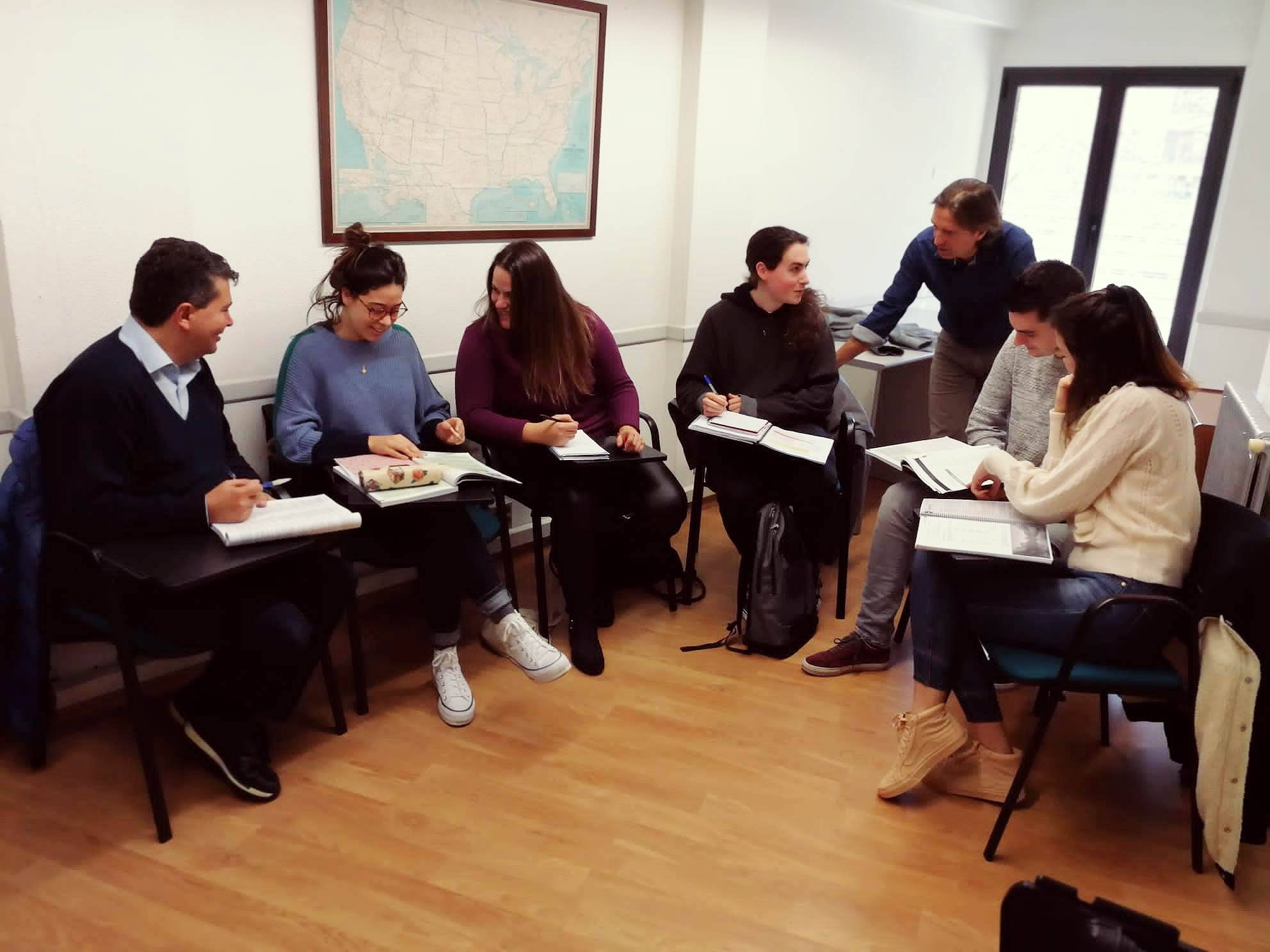 Vueltas y vueltas Contradicción llevar a cabo Inglés para adultos en Lawton Idiomas - Academia de inglés en Asturias